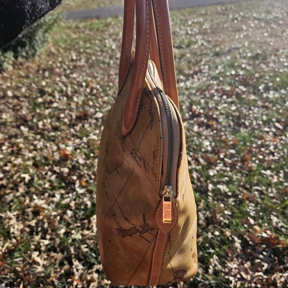 Alviero Martini Alma Handbag RM390 - Picture 3 of 6